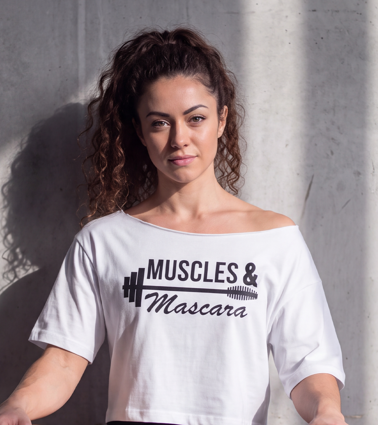 Women's Off-Shoulder MUSCLE MASCARA Crop T-Shirt