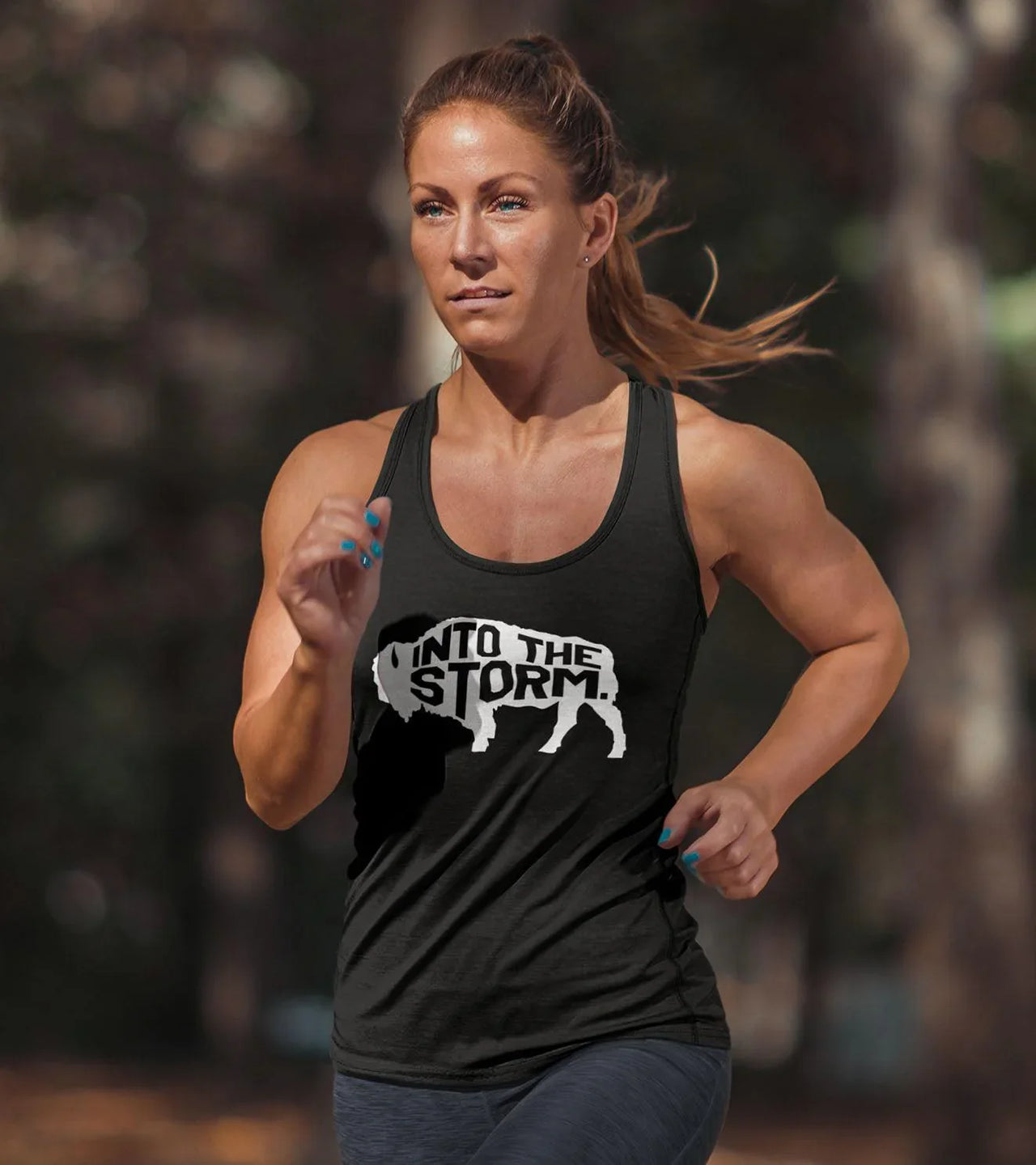 Women's Into the Storm Graphic Tank Top (black) - wodarmour
